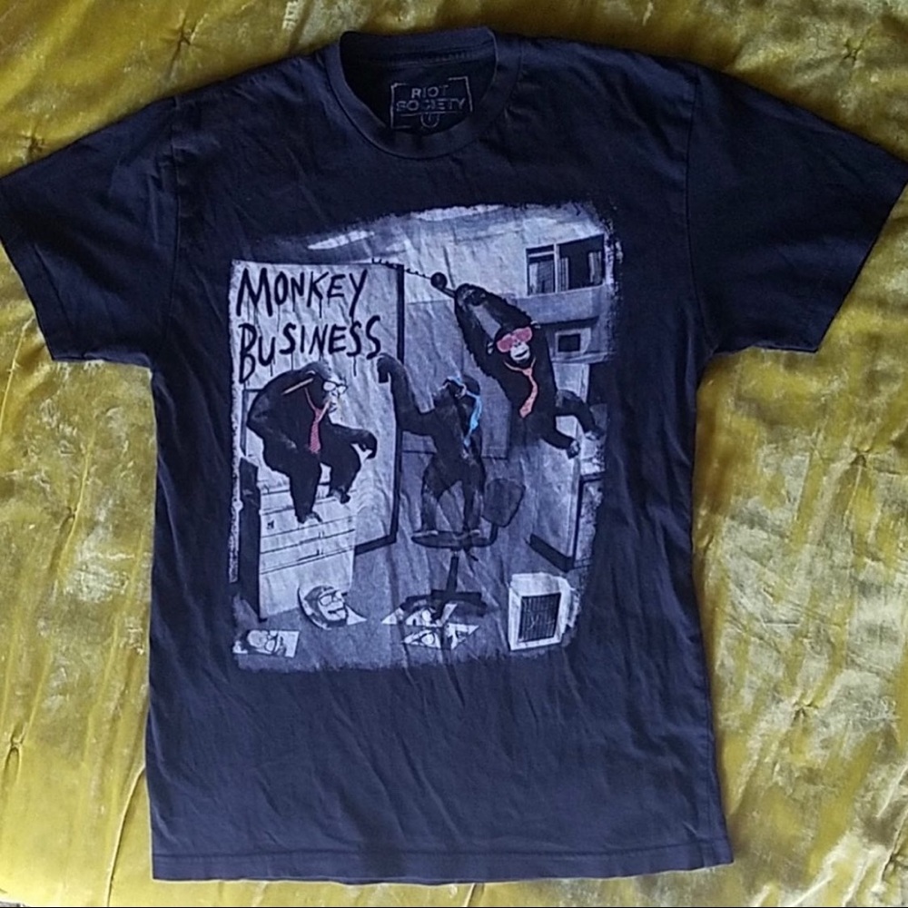 Riot Society graphic tee shirt. Size medium - Picture 6 of 7
